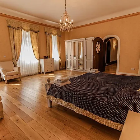 Hébergement de vacances Saar Castle - Cozy Mansion Near Vineyard *