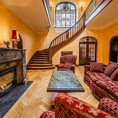 Saar Castle - Cozy Mansion Near Vineyard