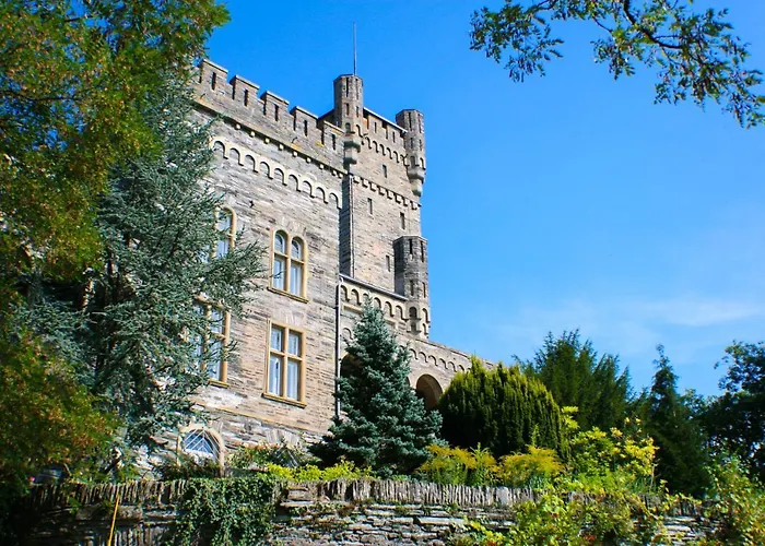 Saar Castle - Cozy Mansion Near Vineyard Serrig