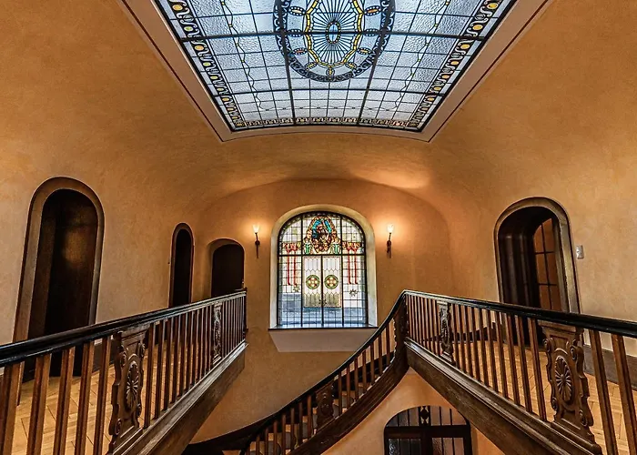 Saar Castle - Cozy Mansion Near Vineyard Serrig