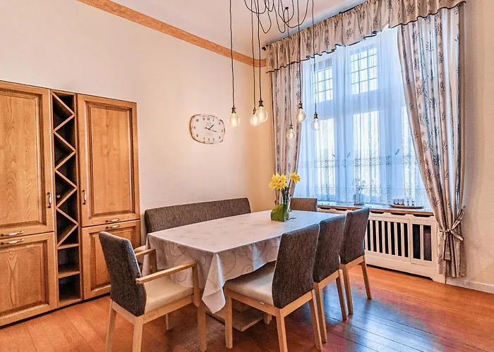 Saar Castle - Cozy Mansion Near Vineyard