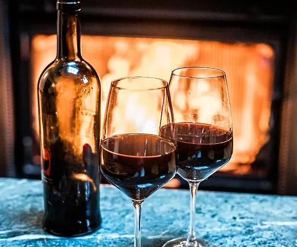 Saar Castle - Cozy Mansion Near Vineyard Сasa de vacaciones *