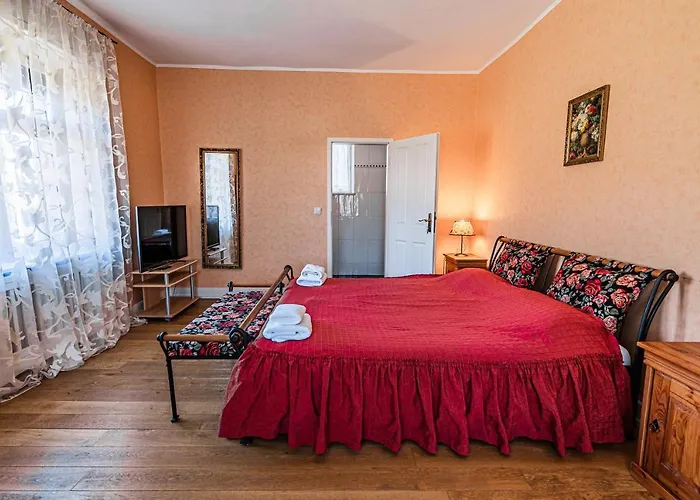 Saar Castle - Cozy Mansion Near Vineyard Serrig